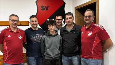 Von links nach rechts: 1. Vorstand und Turnierleiter: Andreas Fütterer, Andreas Raithel, Franz Neumann, Peter Zintl, Stefan Hirmer, Fußballabteilungsleiter Christian Fritsch. (Bild: Stefan Fütterer)