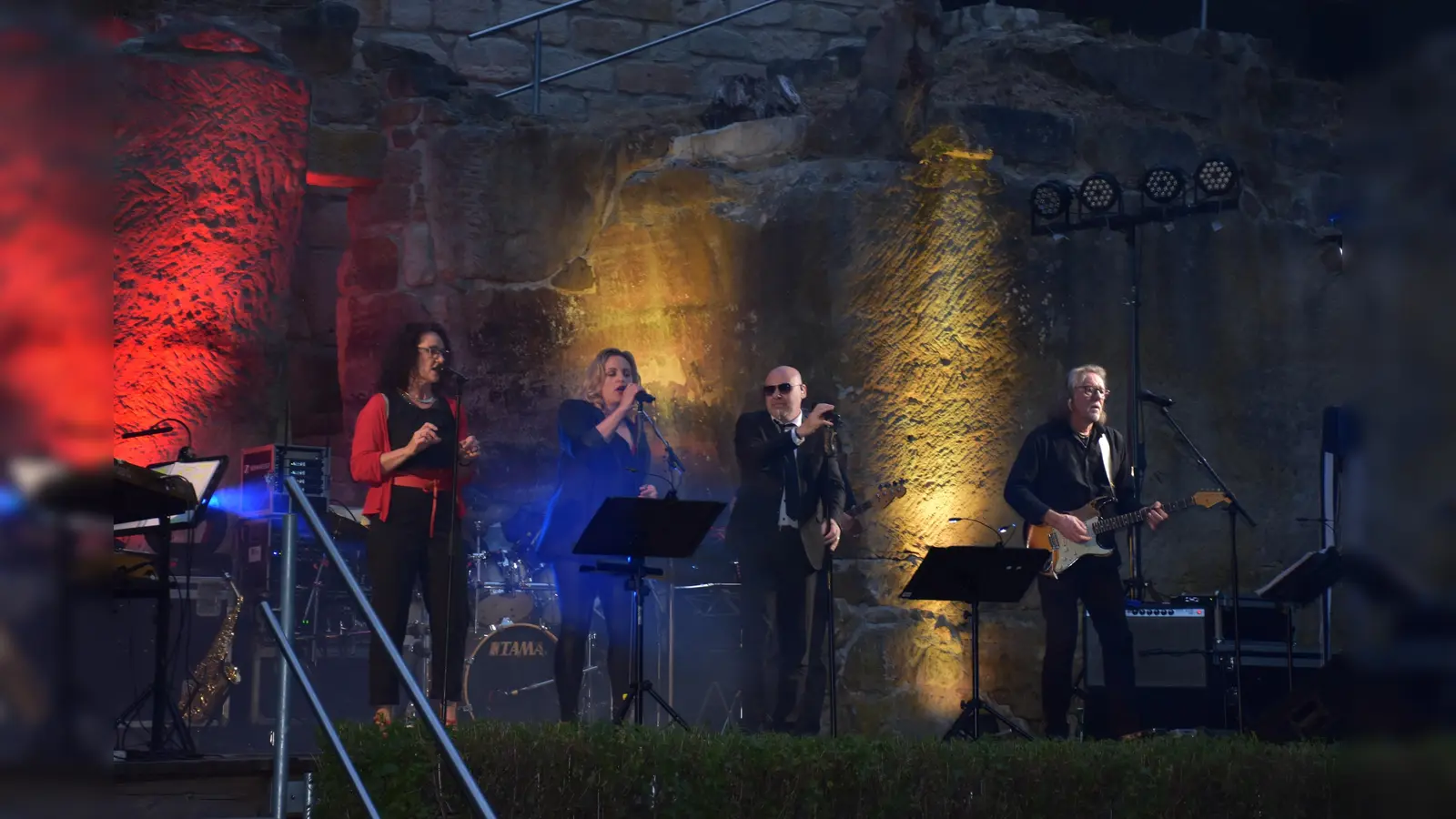 Die Band „Soul Station No. 10“ bei einem früheren Auftritt auf der Naturbühne Schönberg. (Bild: Pirmin Balk / Stadt Grafenwöhr)