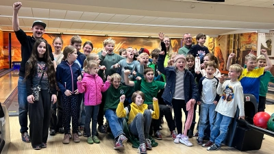 Gute Laune ist beim jährlichen Bowling-Nachmittag der Kohlberger Siedler garantiert. (Bild: Adrian Zimmermann)
