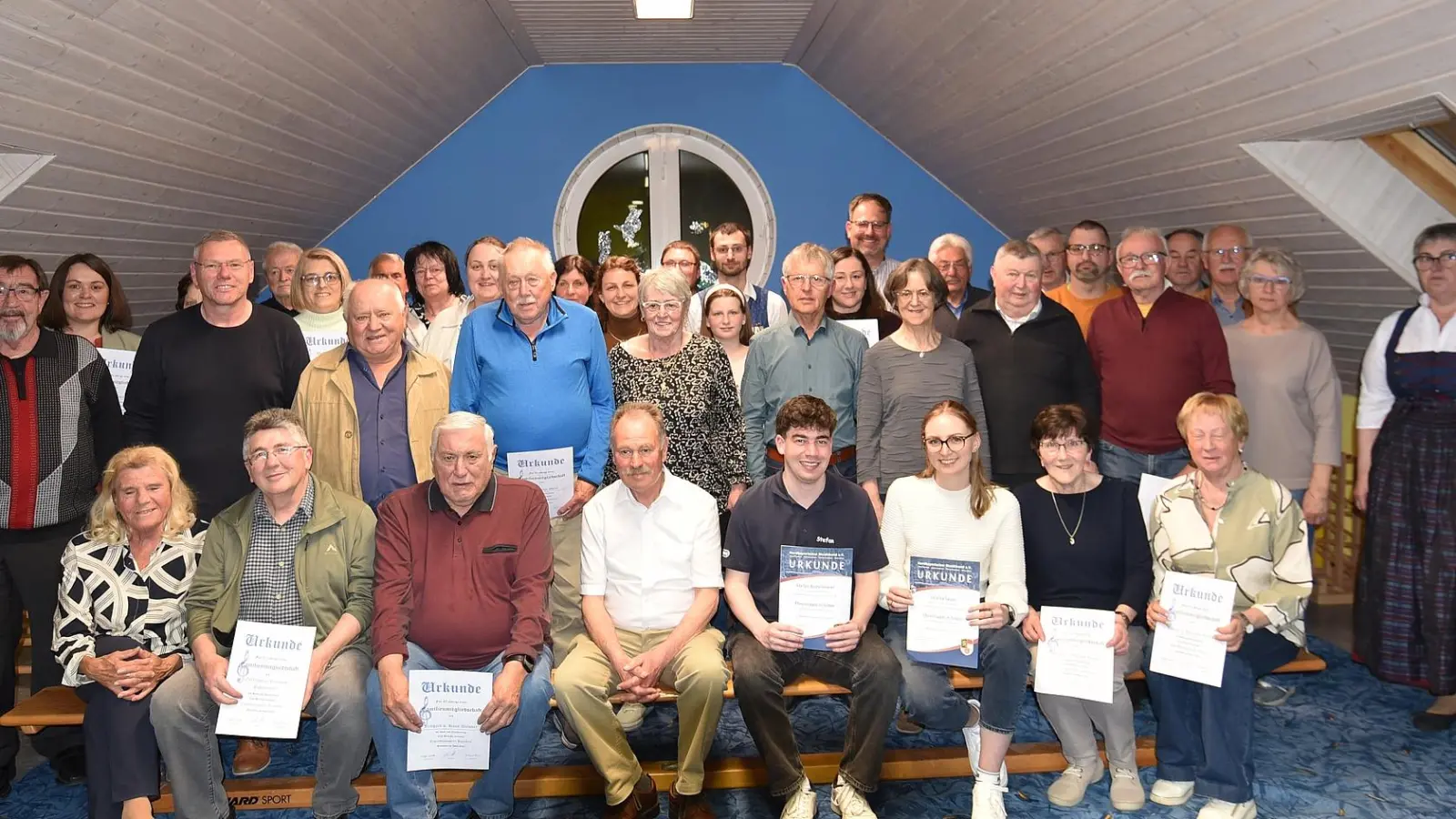 Das Bild zeigt die Geehrten. (Bild: Gisela Witt)