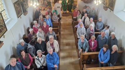 Reisegruppe aus Schnaittenbach in der Expositurkirche St. Margareta, Högling. (Bild: Anita Hartmann)