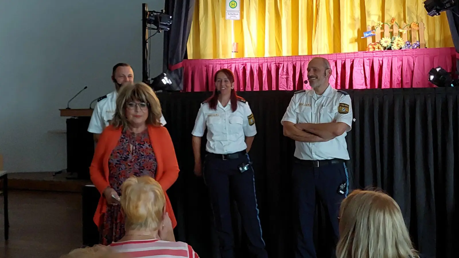 Puppenbühne der Polizeiinspektion Weiden zu Besuch im Egerland-Kulturhaus. (Bild: Birgit Schelter)