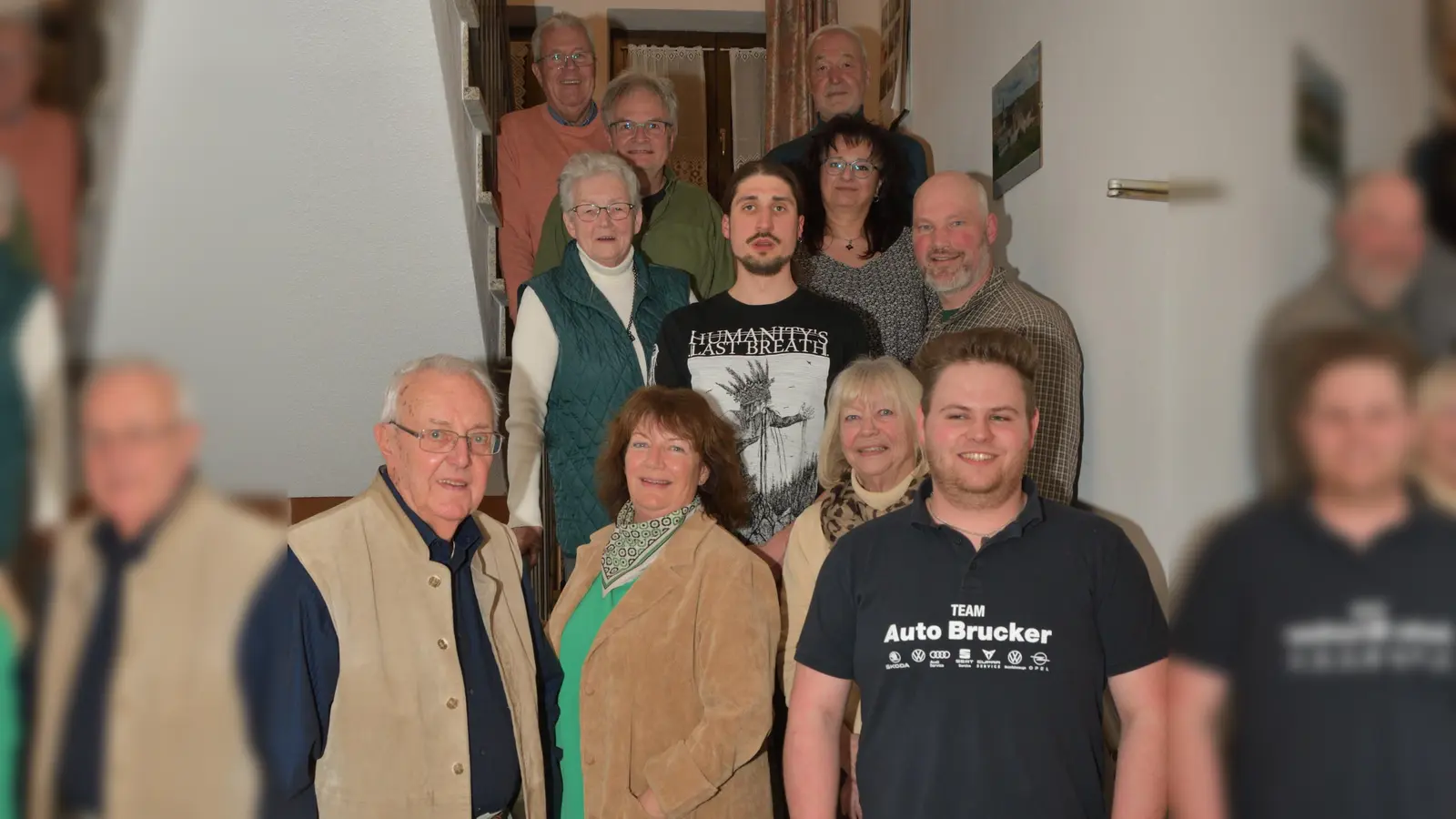 Die geehrten Vereinsmitglieder zusammen mit der Vorstandschaft. (Bild: Katrin Meyer)