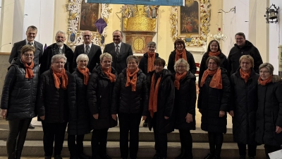 Eslarner Kirchenchor beeindruckt mit Kreuzwegandacht von Joseph Kronsteiner (Bild: Nicola Hummer)