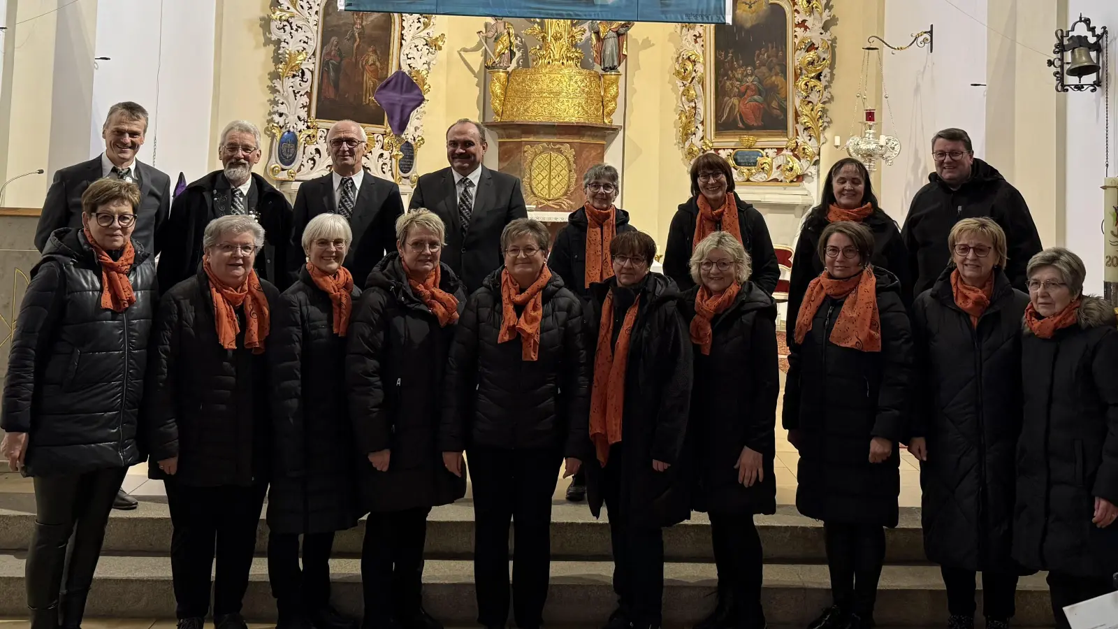 Eslarner Kirchenchor beeindruckt mit Kreuzwegandacht von Joseph Kronsteiner (Bild: Nicola Hummer)