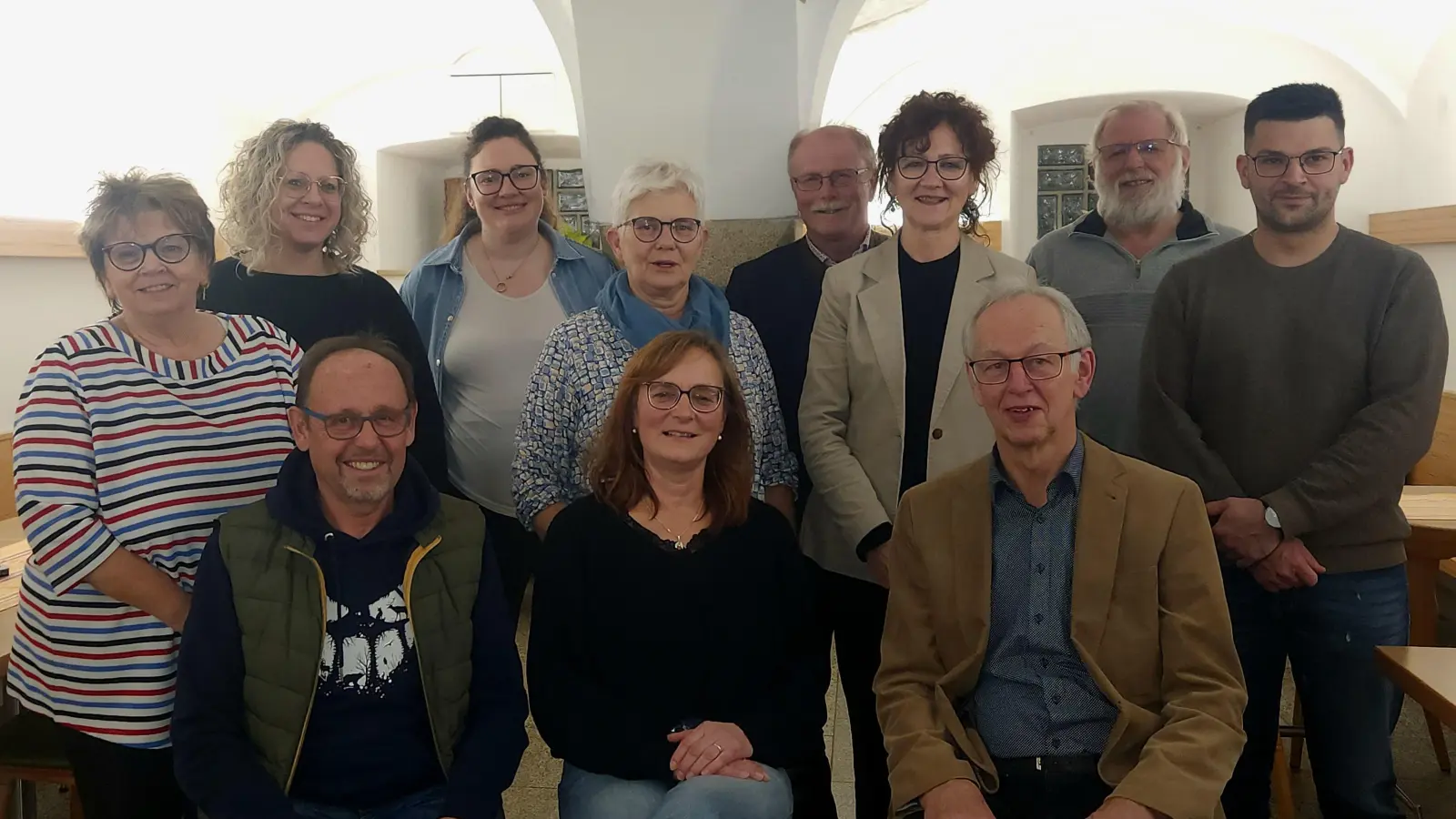 Auf dem Bild die neue Vorstandschaft vorne l. Richard Schiedeck, Aurelia Haberkorn, Konrad Härtl, hinten l. Christa Wölfl, Melanie Wenisch, Michaela Richter, Sigrid Schwan, Max Bindl, Inge Härtl, Pater Benedikt Leitmayr. (Bild: Aurelia Haberkorn)