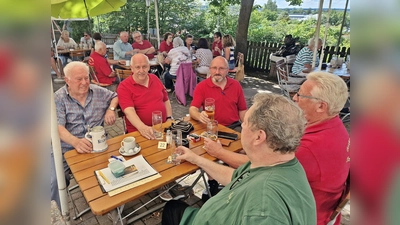 Ein Blick auf die gesellige Zusammenkunft der Feiernden. (Bild: Reinhard Kreuzer)