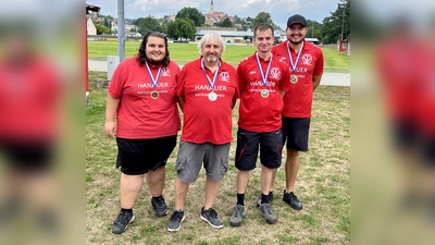 Lukas Blödt, Günther Steinbacher, Christoph Wiederer und Hannes Kemptner erreichten den 1. Platz in der Bezirksklasse Mitte der Herren und schafften den Aufstieg in die Bezirksliga (Bild: Lena Eimer (eimer.lena@gmx.de))
