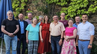 Teilnehmende der Versammlung (von links): Michael Riedl, Josef Pretzl, Martin Prey, Erna Koller, Josef Fleißer, Lisa Scherbl, Michael Hösl, Markus Singer, Sonja Meier, Adolf Zitzmann, Rudolf Teplitzky. (Bild: Michael Hösl)