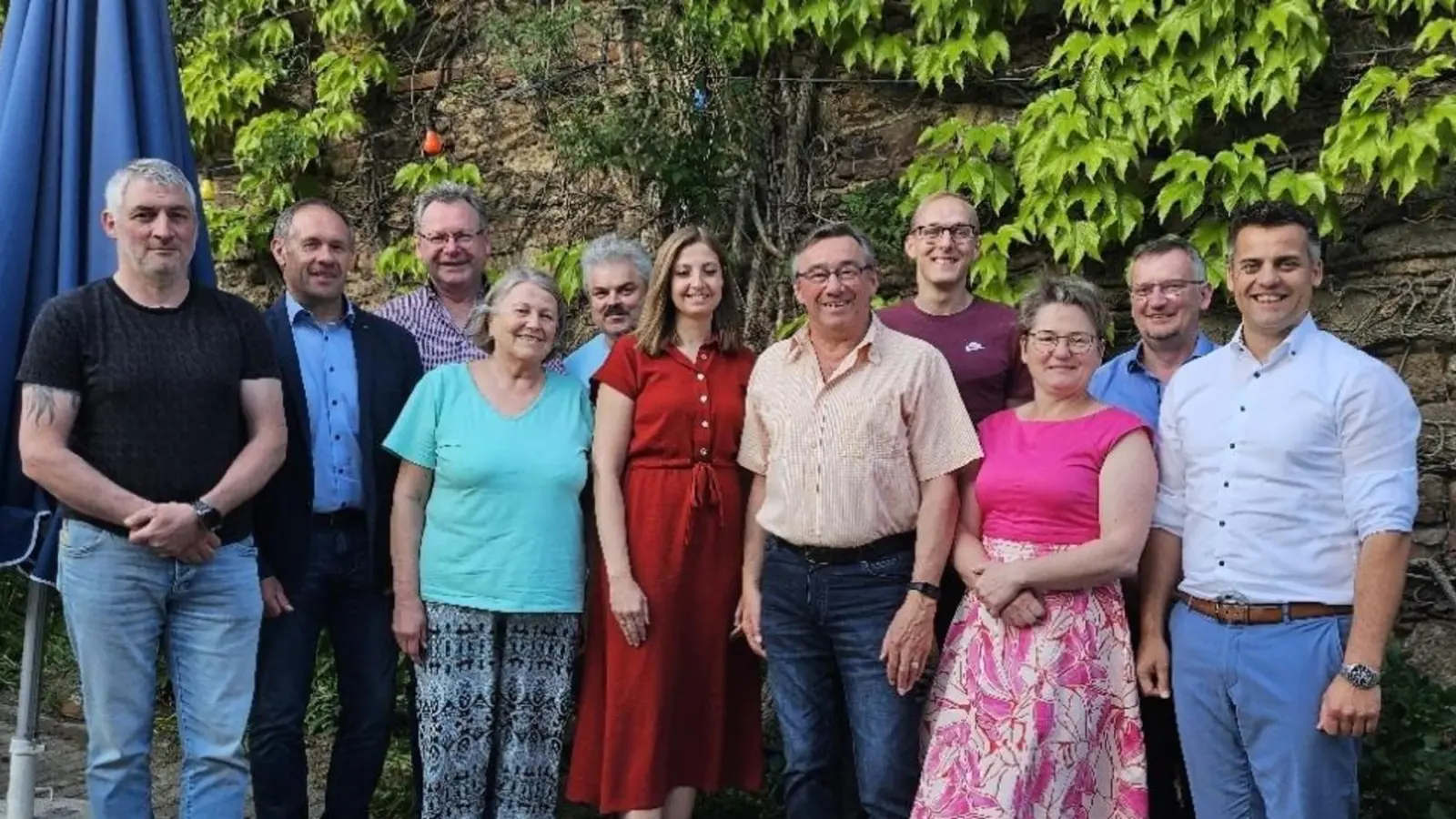 Teilnehmende der Versammlung (von links): Michael Riedl, Josef Pretzl, Martin Prey, Erna Koller, Josef Fleißer, Lisa Scherbl, Michael Hösl, Markus Singer, Sonja Meier, Adolf Zitzmann, Rudolf Teplitzky. (Bild: Michael Hösl)