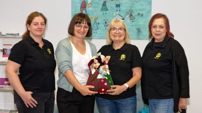 Die Vorstandschaft der „Höhe 309” mit Frauenhaus- Leiterin Enikö Nagt (2. v. l.).  (Bild: Bernhard Czichon)