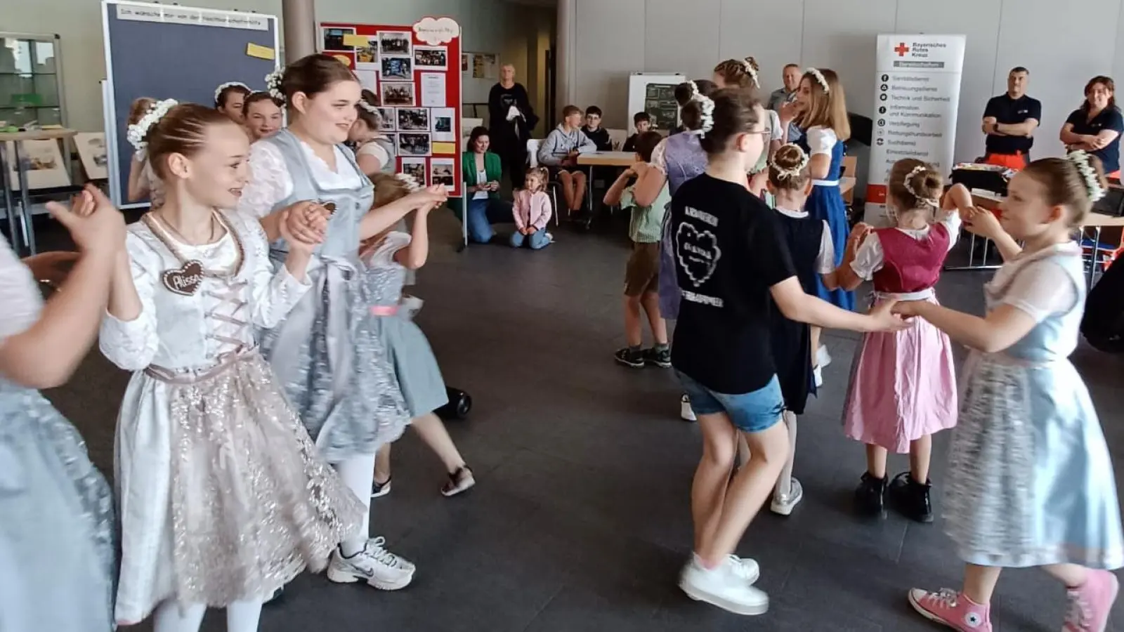 Bei solch einem feschen Nachwuchs braucht den Kirwaleuten um ihre Zukunft nicht bange zu sein. (Bild: Gerhard Müller)