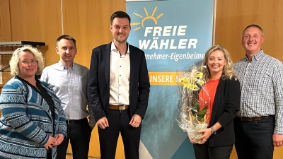 v.r.: 1. Vorstand Markus Schertl, Kriminaloberkommissarin Yvonne Graf, Bürgermeisterkandidat Frederic Pröls, Fraktionsvorsitzender Manuel Plößner, Schriftführerin Barbara Streit (Bild: Tonia Pröls)