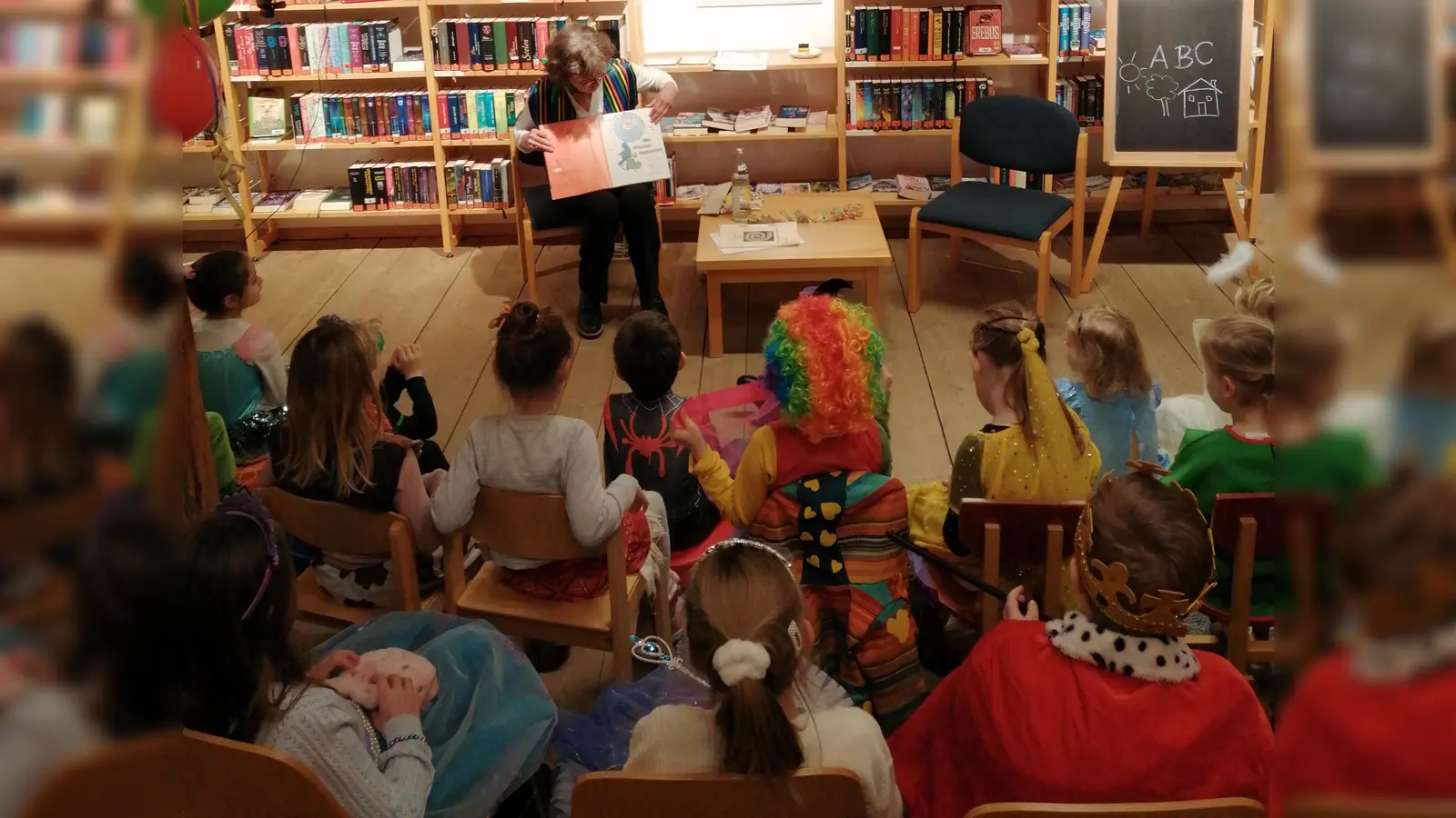 Gerda Sommer während der Vorlesung. (Bild: Andrea Burger)