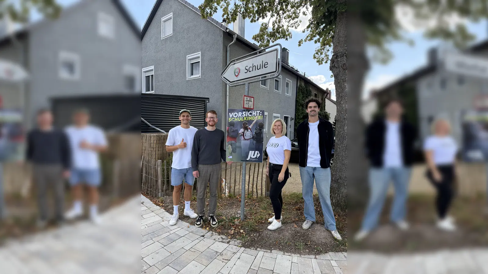 Schulanfang - Auf dem Bild von links nach rechts:<br>Vorstandsmitglied Maximilian Berek, JU Ortsvorsitzender Maximilian Kastner, Vorstandsmitglied Tanja Mai und Vorstandsmitglied Uli Schmelzer. (Bild: Fabian Kastner)