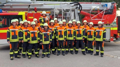 Die beiden Bewerbsgruppen nach der Siegerehrung (Bild: Miriam Piehler)