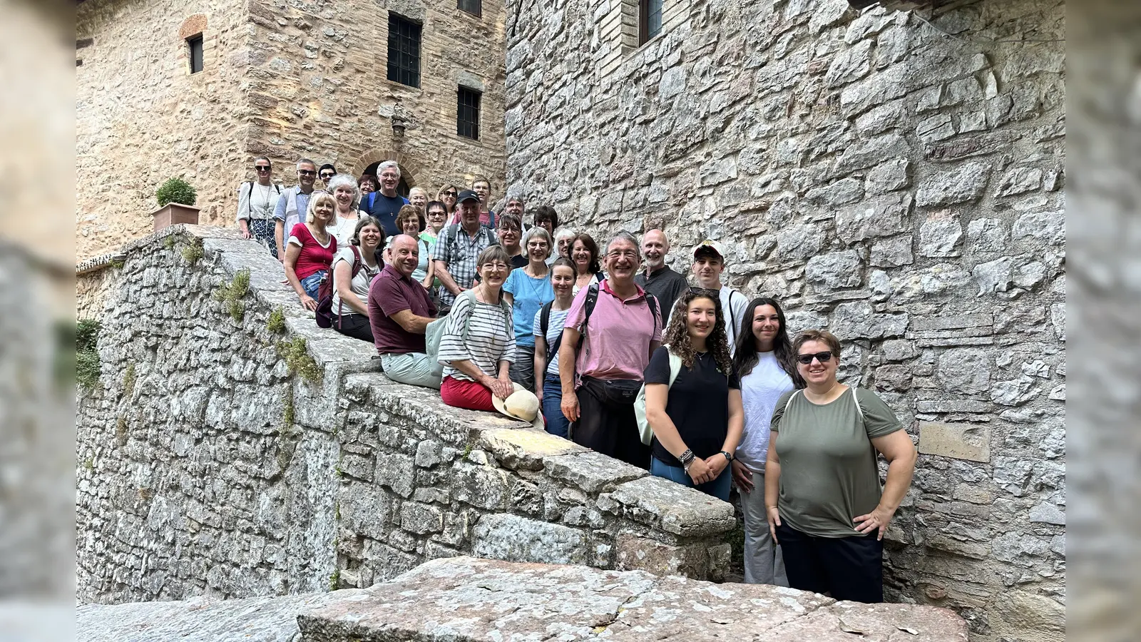 Gruppenfoto in Carceri (Bild: Andrea Glaubitz)