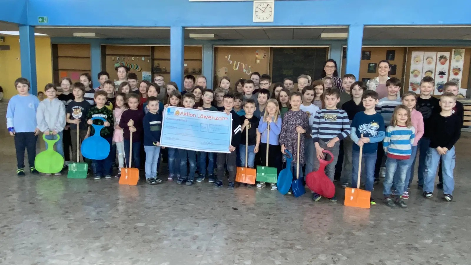 Schüler der Grundschule Tännesberg erreichen den zweiten Platz bei der Aktion Löwenzahn. (Bild: Josef Glas)