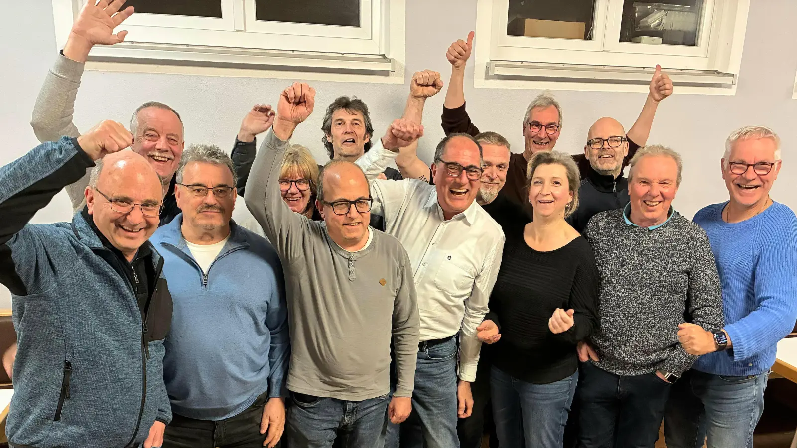 Auf geht es ins neue sportliche Radljahr mit einer neu gewählten Mannschaft der Radsportabteilung der SpVgg Schirmitz. (Bild: Reinhard Kreuzer)