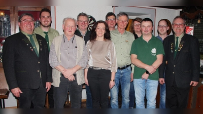 Die neu gewählte Vorstandschaft der Murachtaler Schützen mit Bürgermeister Martin Prey. (Bild[M]: Christoph Zinkl)