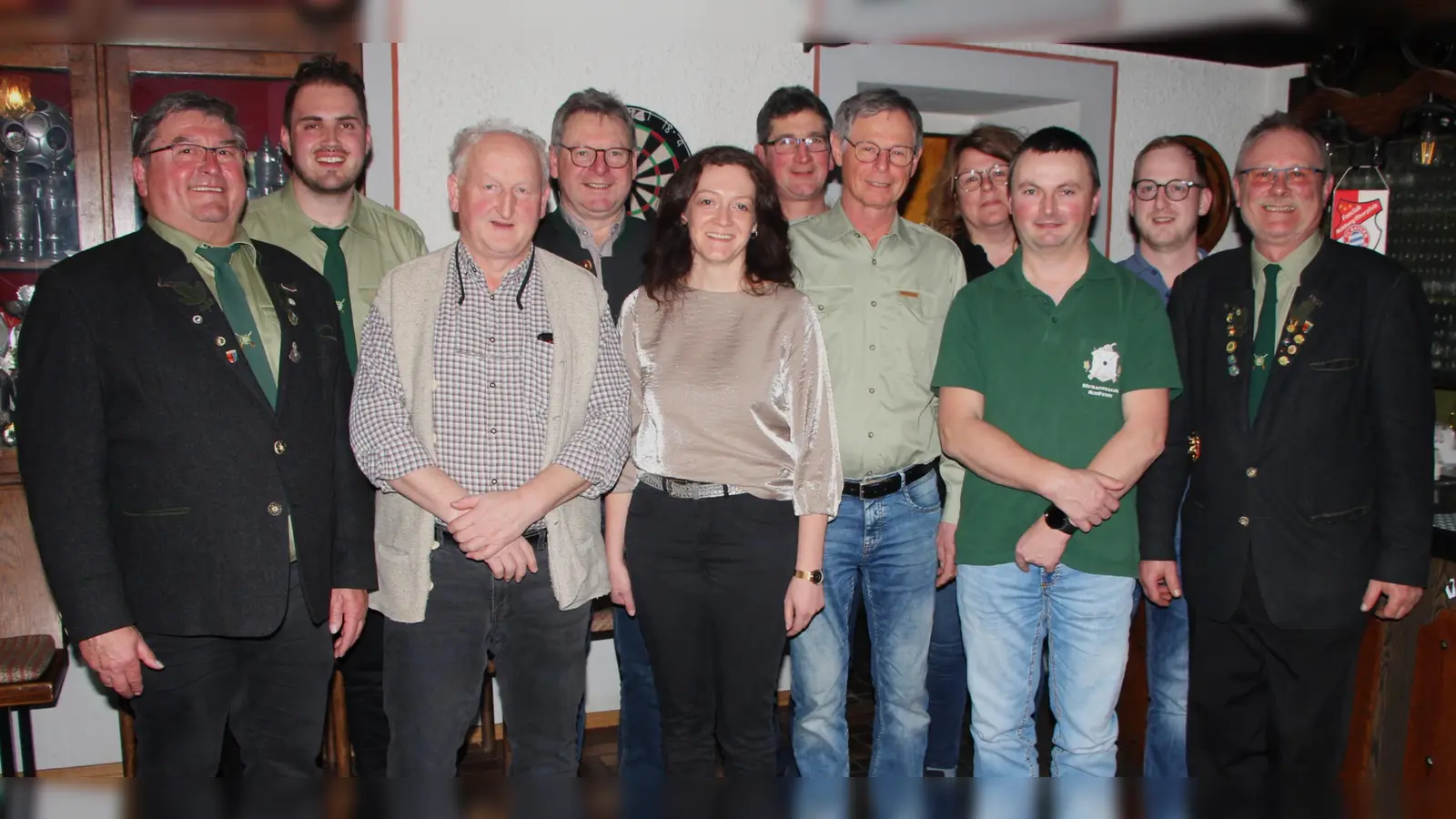 Die neu gewählte Vorstandschaft der Murachtaler Schützen mit Bürgermeister Martin Prey. (Bild[M]: Christoph Zinkl)