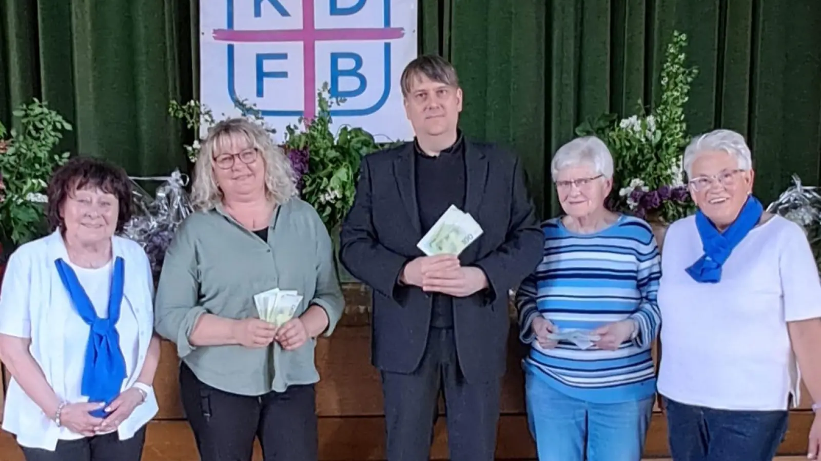 Spendenübergabe des Katholischen Frauenbundes. (Bild: Angela Zeitler)