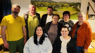 Bild zeigt die neue Vorstandschaft der Dorfgemeinschaft Hermannsreuth. (Bild: Josef Söllner)