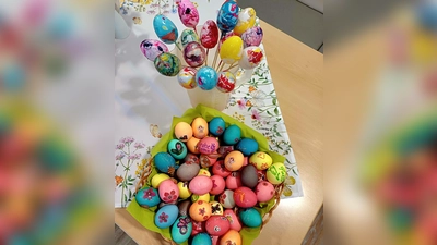 Mit viel Freude und Kreativität haben sich die Bewohnerinnen und Bewohner des Seniorenheims St. Benedikt in den vergangenen Tagen auf das bevorstehende Osterfest vorbereitet.  (Bild: Adriana Vargova)