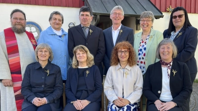 Neun Goldene Konfirmanden feierten das Gedächtnis ihrer Konfirmation mit Diakon Bernd Deyerl vor 50 Jahren  (Bild: Raffael Kurz)