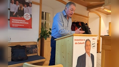 Bürgermeisterkandidat Edgar Wenisch während seiner Rede auf der Wahlkampfveranstaltung der Konnersreuther SPD. (Bild: Wolfgang Pötzl)