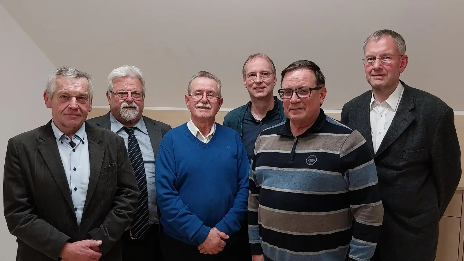 Die Geehrten mit der Vorstandschaft und Präses BGR Pfarrer Arnold Pirner. (Bild: Wolfgang Eimer)