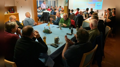 Jahreshauptversammlung 2026 der Dorfgemeinschaft Albersrieth im Dorftreff (Bild: Dr. Johannes Weig)