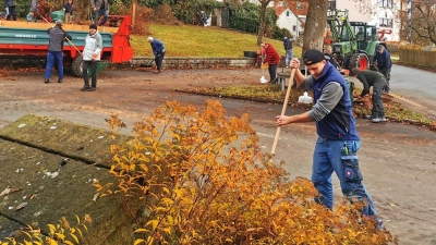 Dorfputz in Lennesrieth (Bild: Georg Bocka)