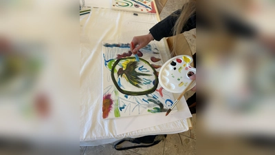 Die Malwerkstatt: Bunt, kreativ und voller Fantasie. (Bild: Julianne Lockner)