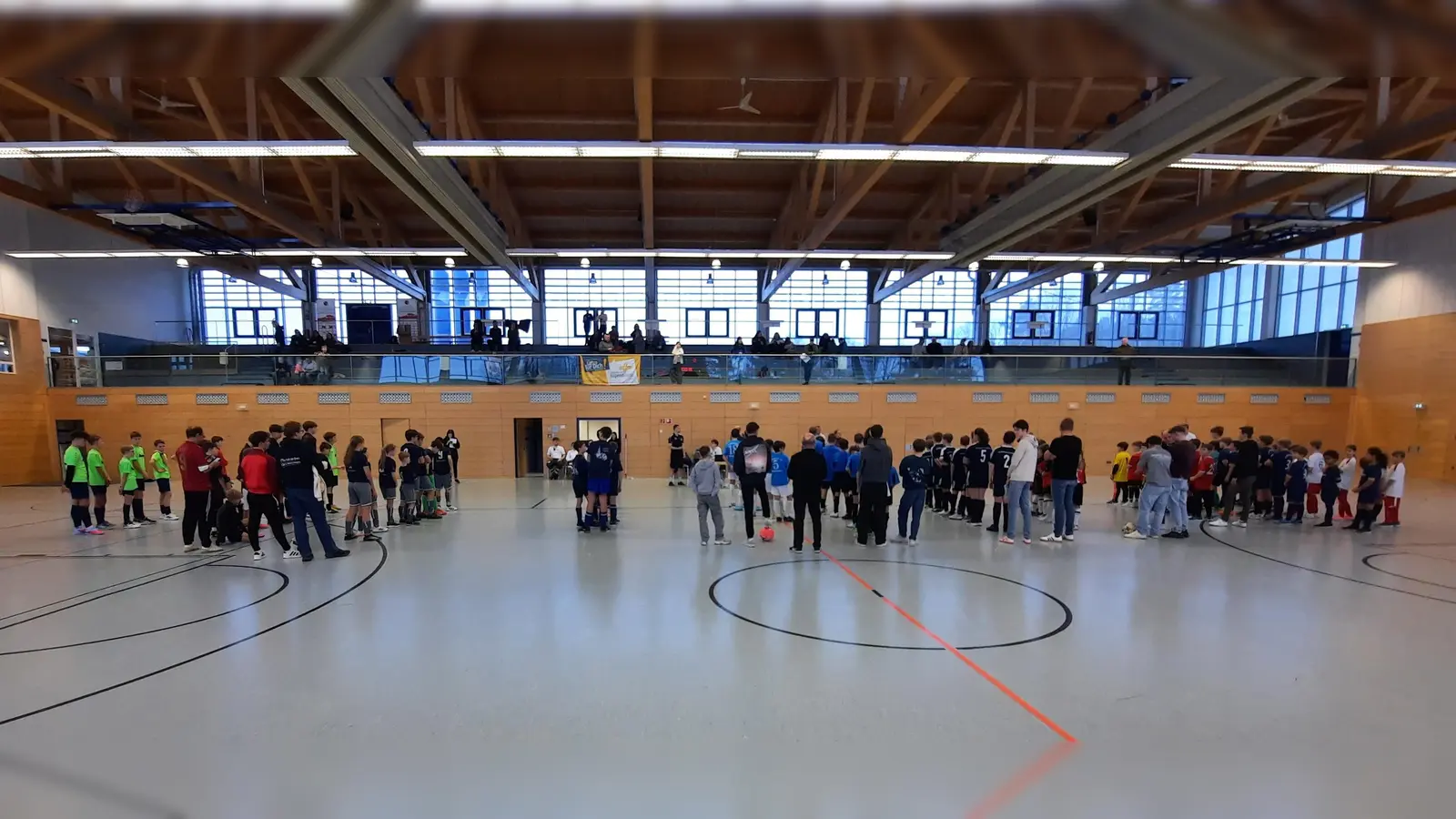 Begrüßung der teilnehmenden Ministranten beim Wolfgangs-Cup in Schwarzenfeld  (Bild: Thomas Kern)