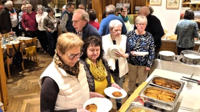 Eröffnet wurde der Abend mit einer kulinarischen Reise voller Lieblingsgerichte der Deutschen.  (Bild: Walter Heldrich)