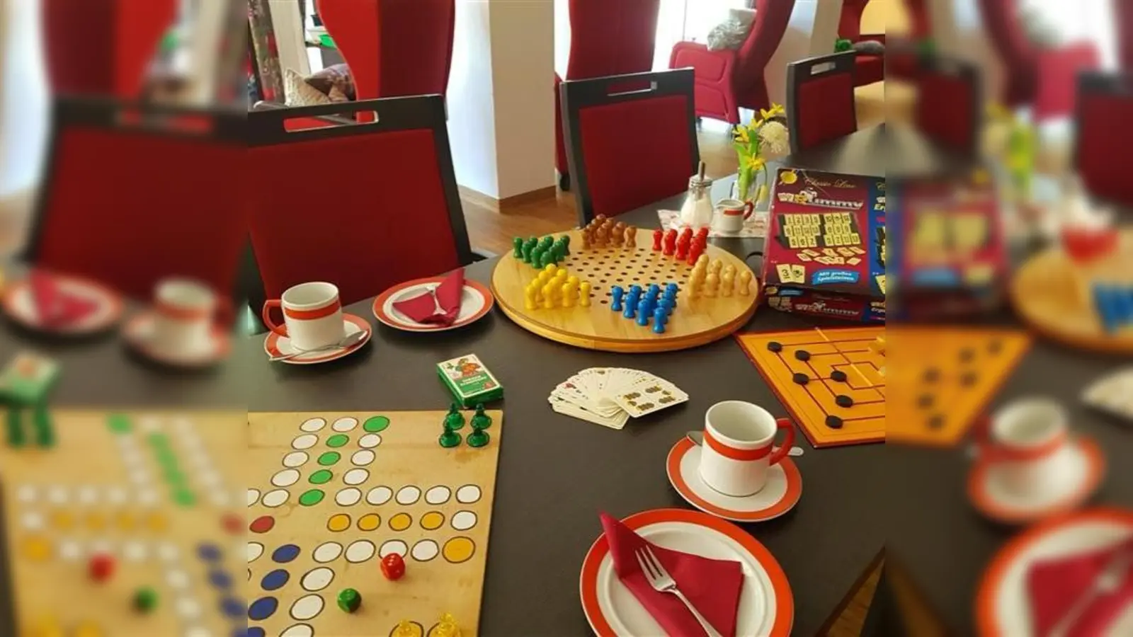 Bekannte Gesellschafts-, Brett- und Kartenspiele warten. (Bild: Alexandra Beyer)