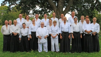 Die zum Jahrestraining anwesenden Aikidoka. Vorne dritter von links Werner Winkler. (Bild: Gottfried Fröhlich)