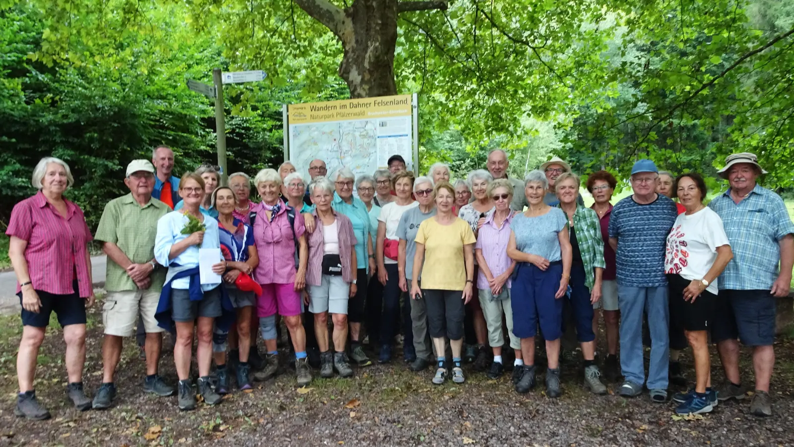 Die Wandergruppe mit Wanderführerin Birgit (Bild: Anna Gottschalk)