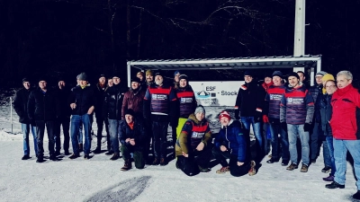 Die Alten Herren werden Neustädter Stadtmeister im Eisstockschießen (Bild: krb)