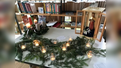 „Lichtspuren” und die Bogenberger Madonna. (Bild: Johanna Fischer)