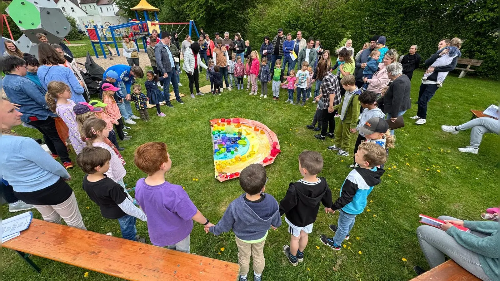 Ein Volltreffer gelang der neu gegründeten „Familienbande” mit dem Spielplatztag. (Bild: Siegfried Bock)