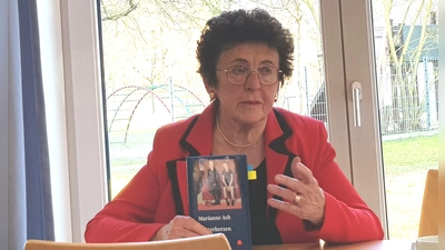 Schriftstellerin und Pädagogin Marianne Ach las Ausschnitte aus ihren Romanen. (Bild: Peter Garreiss)