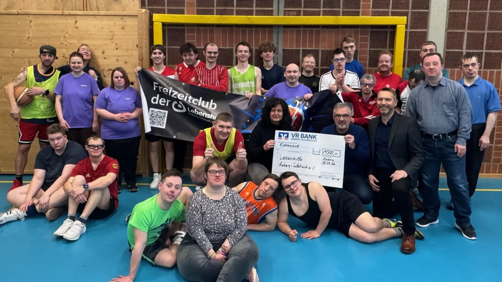 Mit der Zuwendung unterstützt der Lions‑Club Amberg-Sulzbach die Basketballerinnen und Basketballer der Lebenshilfe dabei, wichtige Turniere wie die nationalen Spiele von Special Olympics im Saarland zu bestreiten. (Bild: Jörg Beer)