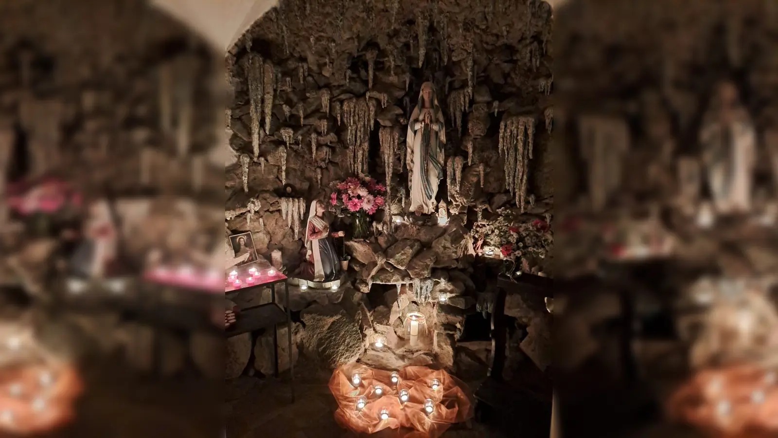 Lichterprozession zur Lourdesgrotte/Sehr stimmungsvoll. (Bild: Franz Grabinger)