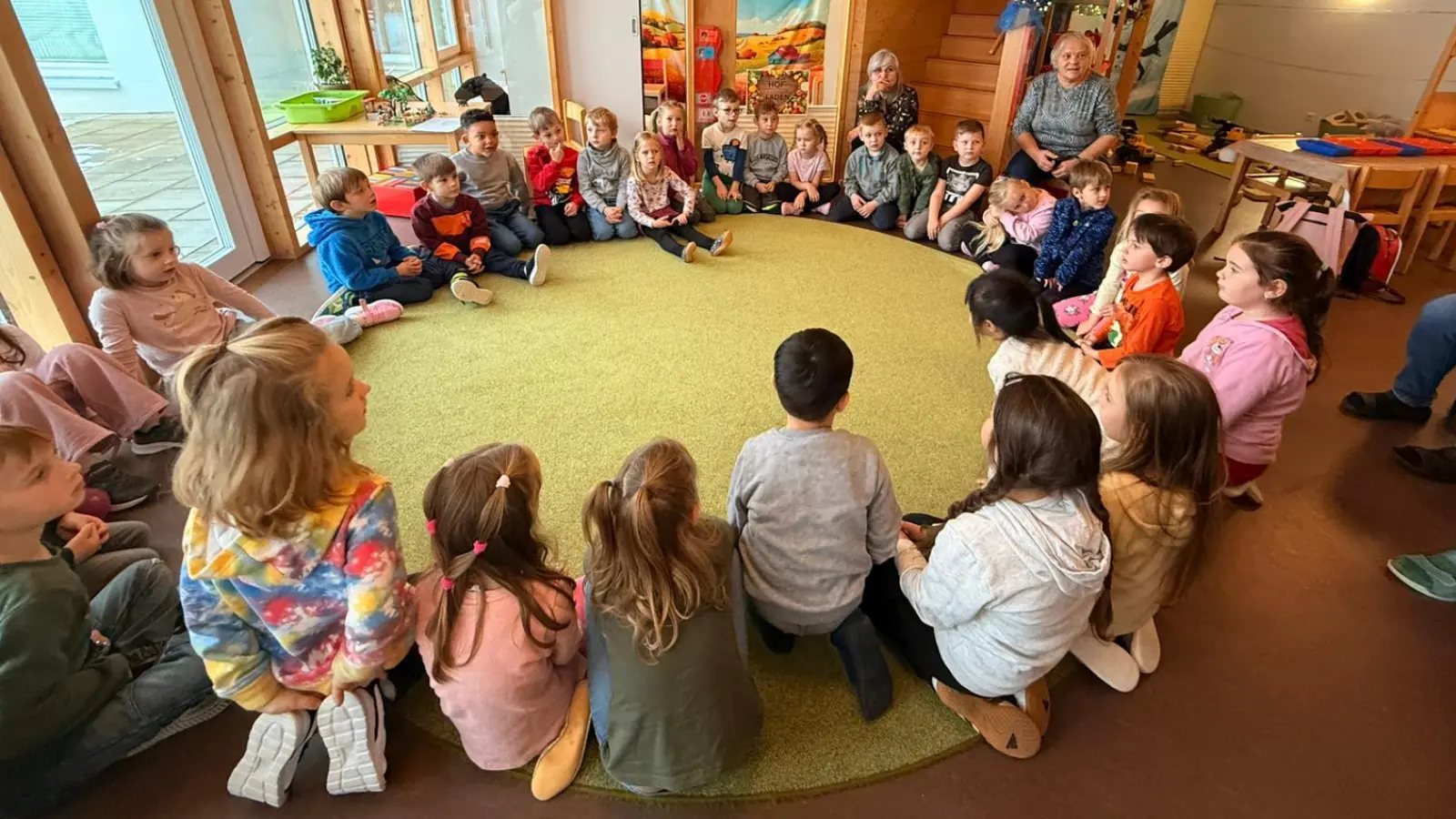 Vorschulkinder aus Hostoun und Waldthurn. (Bild: Karolina Nemcova)