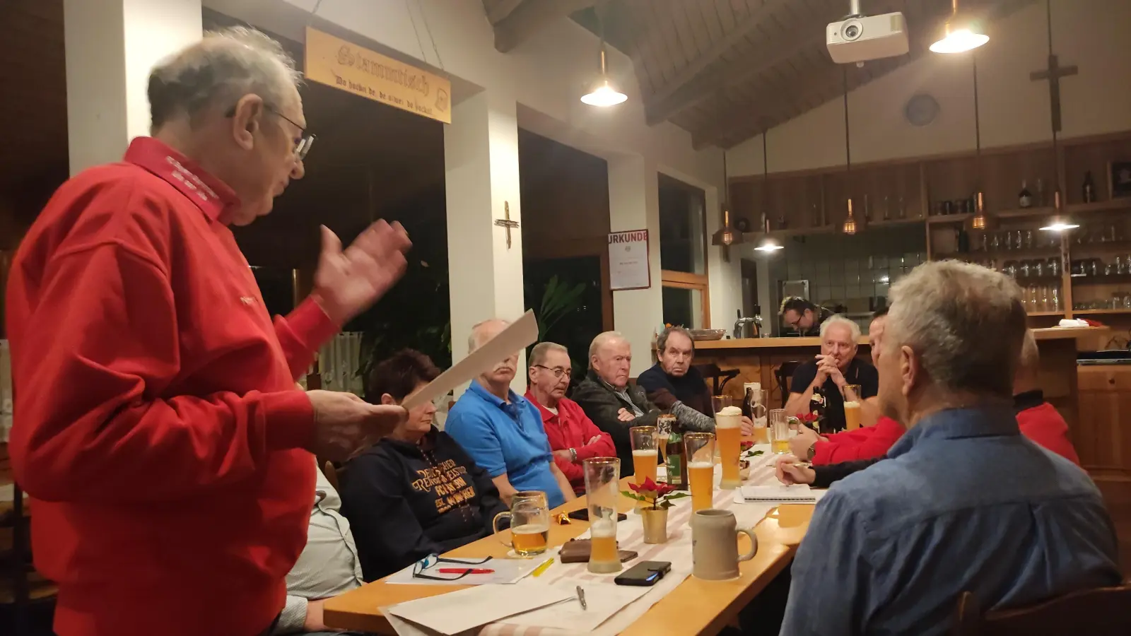 Norbert Helgath sprich zum letzten Mal vor seinen Mitgliedern. (Bild: Hans Meißner)