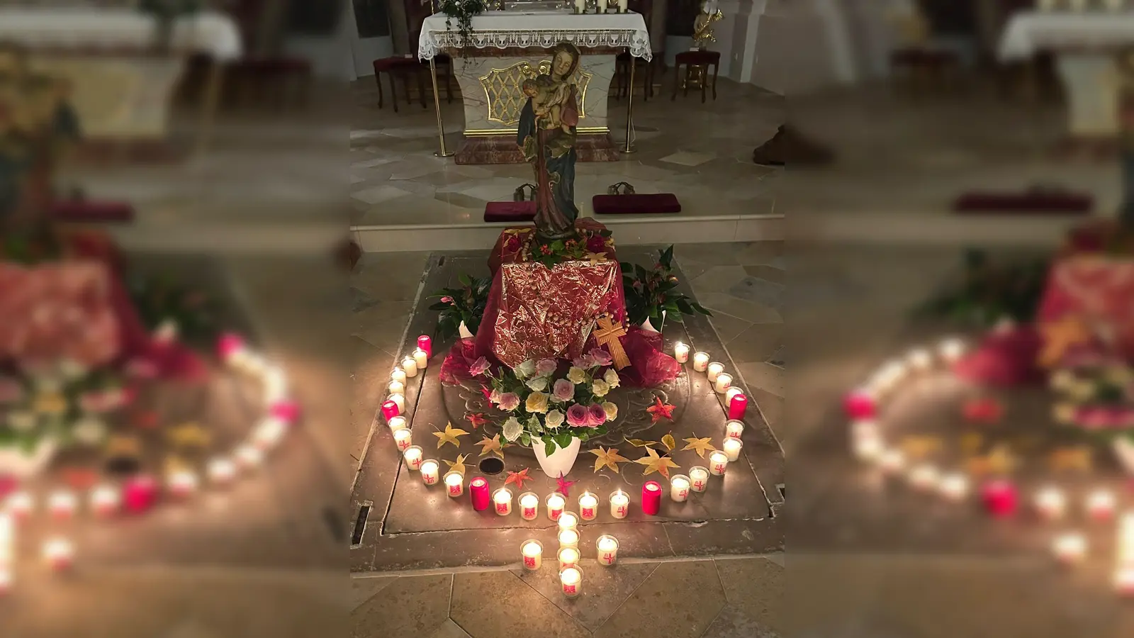 Lichterrosenkranz in der Pfarrkirche. (Bild: Waltraud Glöckner)
