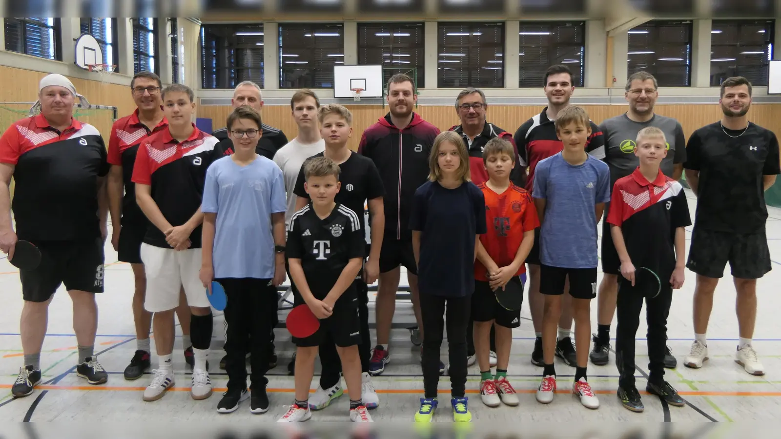 Teilnehmer der Tischtennis-Vereinsmeisterschaften (Bild: Michael Eckl)