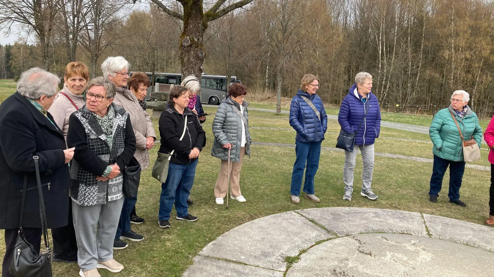 Pause am Mittelpunkt Mitteleuropas. (Bild: Edeltraud Sperber)